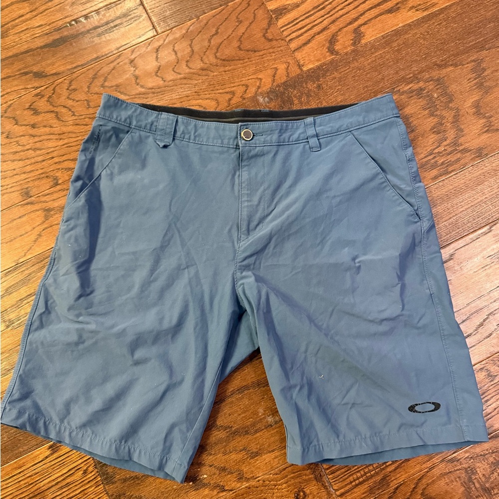 Oakley Men's Athletic Shorts in dusty blue size 36 - Picture 2 of 7